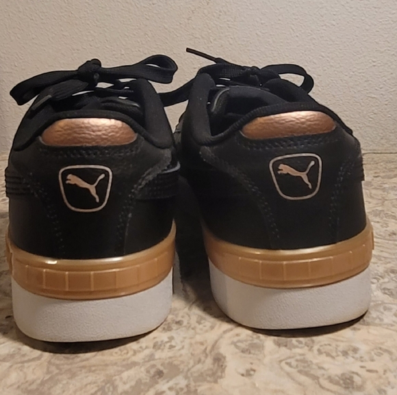 Women's Puma Jada 'Black Rose Gold' Shoes - Picture 5 of 6